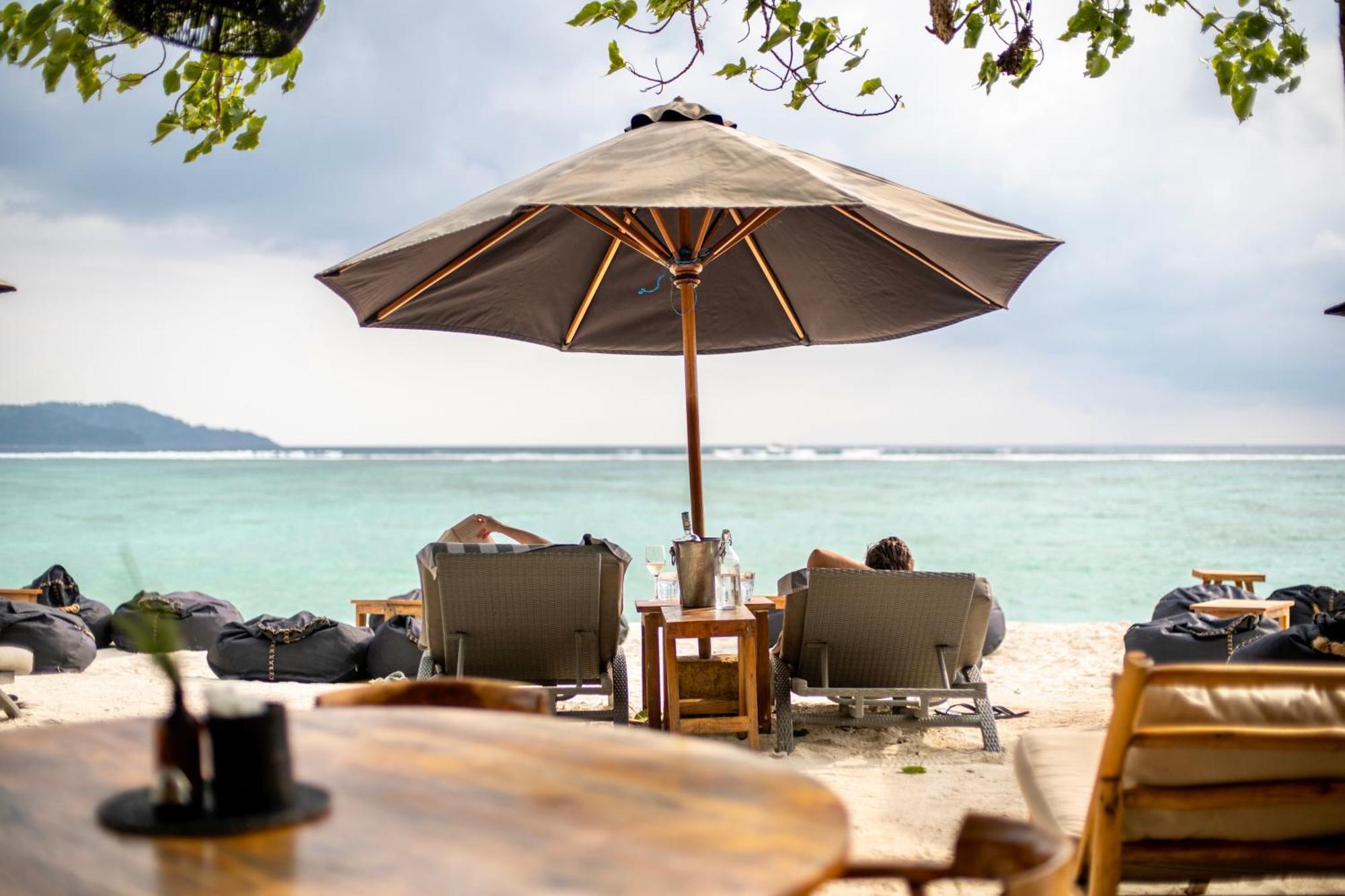 Mowies On The Beach กิลิไอร์ ภายนอก รูปภาพ